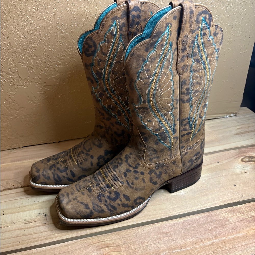 Women's Ariat Western Boots - Picture 2 of 5